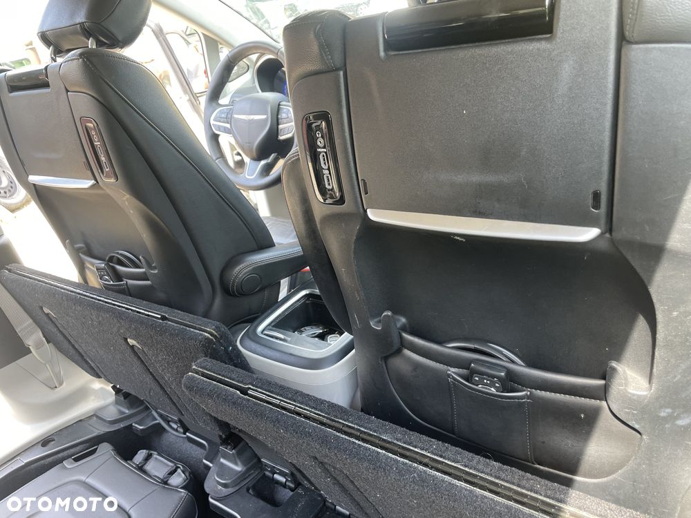 Chrysler Pacifica - 26