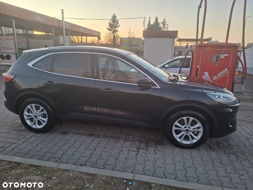 Ford Kuga - 2