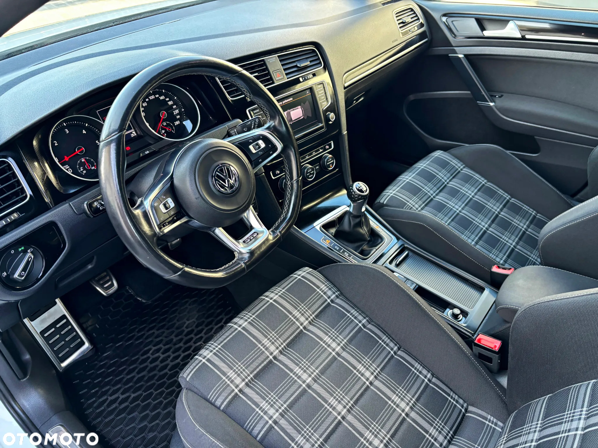 Volkswagen Golf VII 2.0 TDI BMT GTD - 29