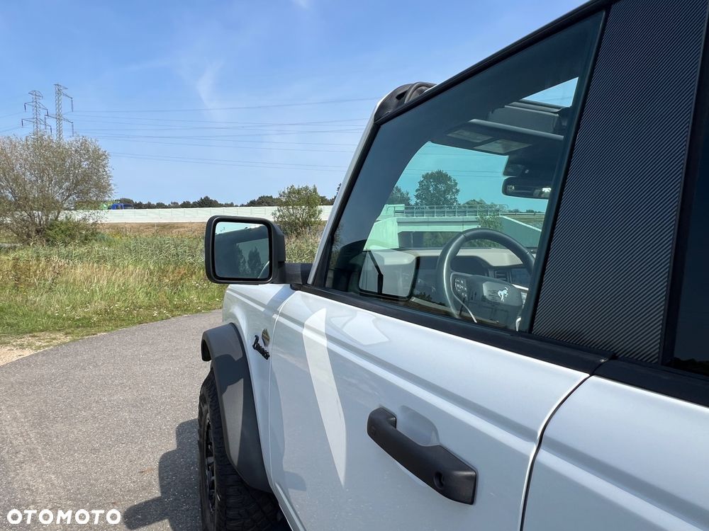 Ford Bronco - 3