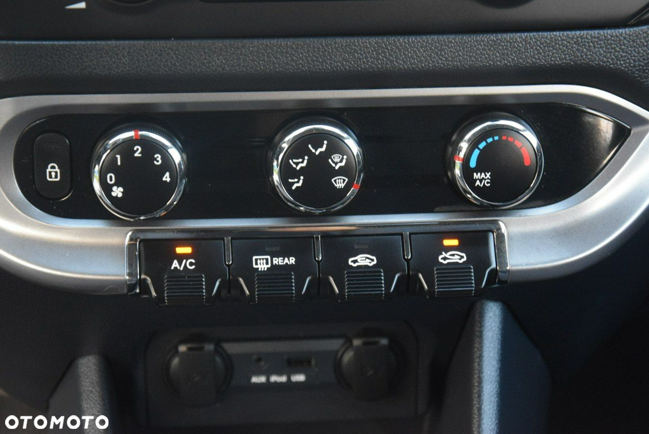 Kia Rio - 24