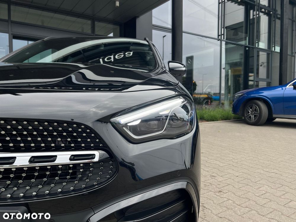 Mercedes-Benz GLA - 4
