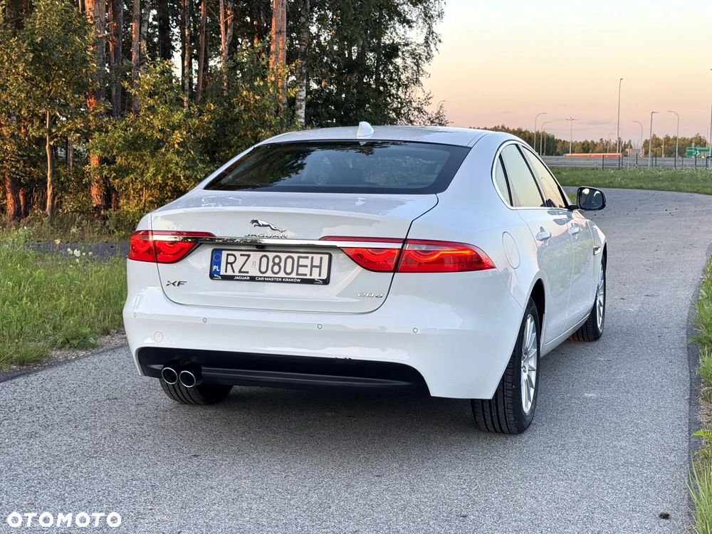 Jaguar XF 2.0 i4D AWD Prestige - 5