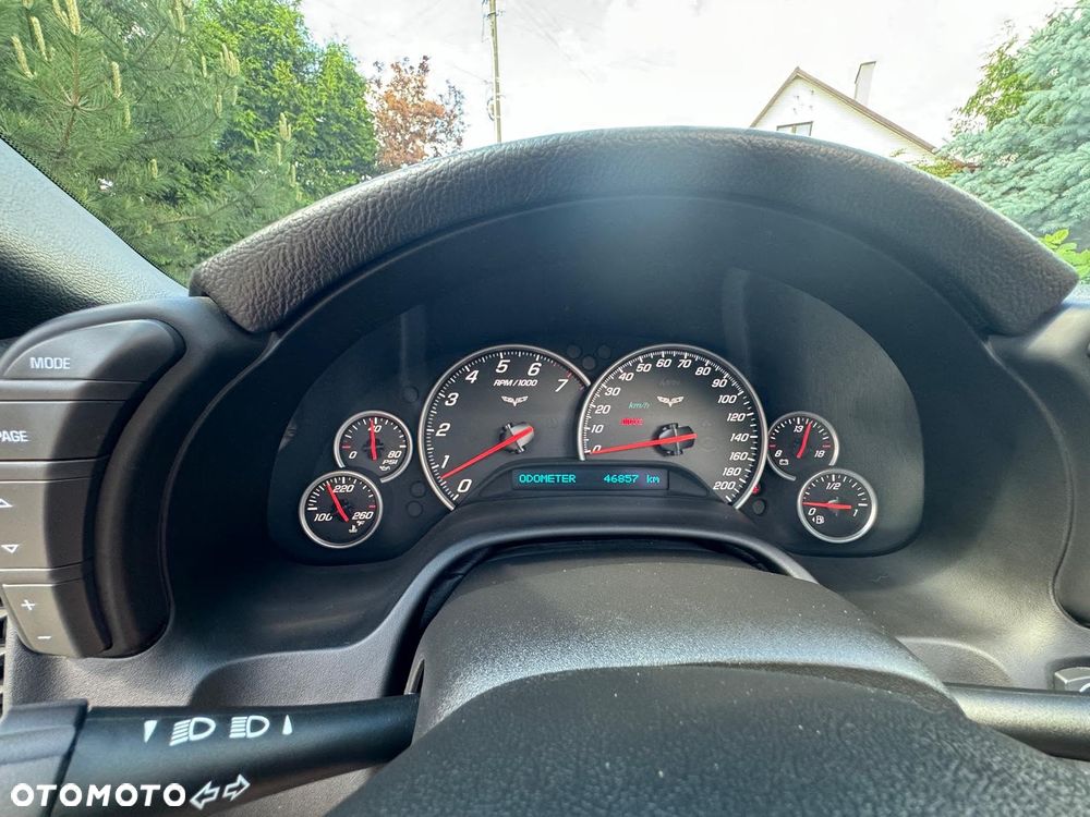 Chevrolet Corvette - 18