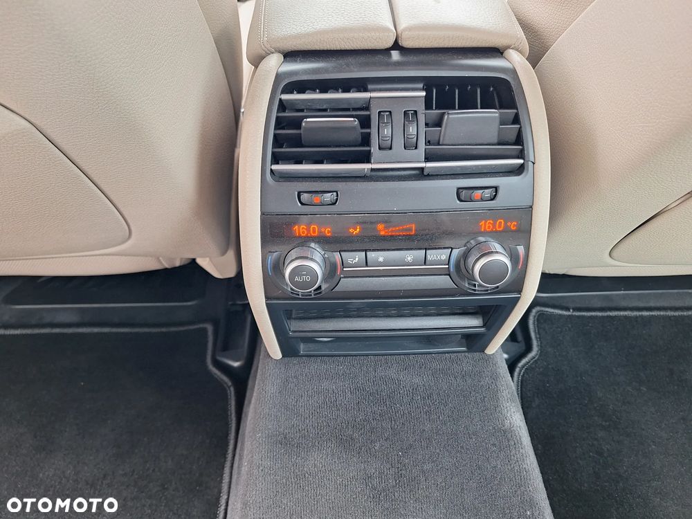 BMW Seria 7 740d xDrive - 25
