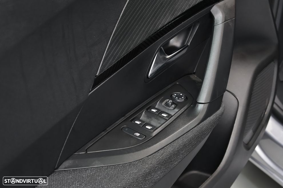 Peugeot 2008 1.2 PureTech Style - 23