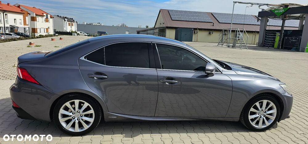 Lexus IS 300h Elegance - 7