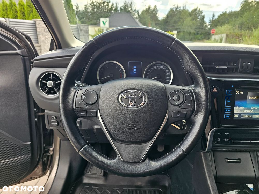 Toyota Corolla 1.6 Comfort - 16