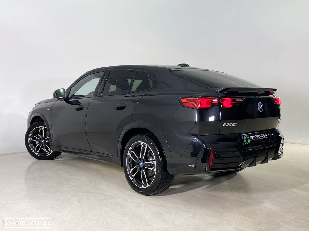 BMW iX2 eDrive20 Pack Desportivo M - 5