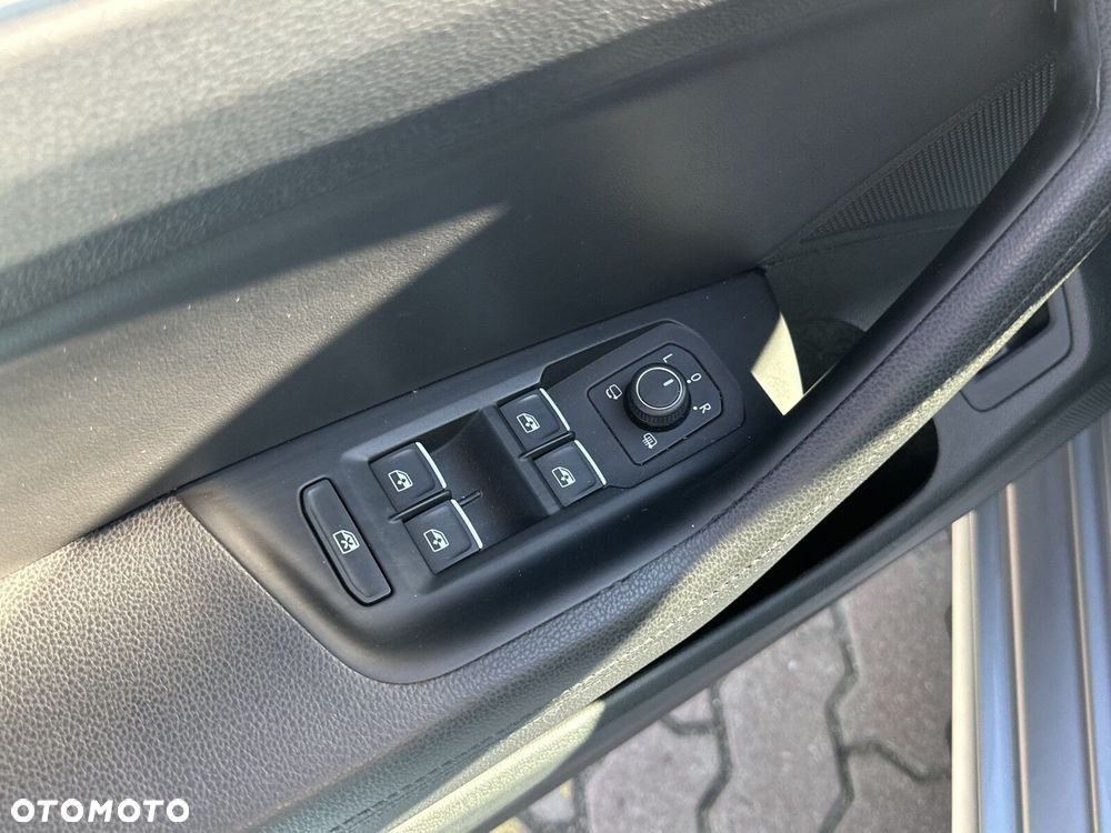 Volkswagen Passat - 34