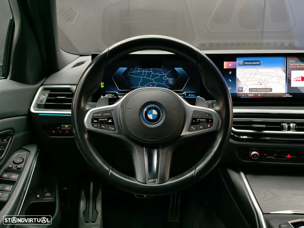 BMW 320 e Pack Desportivo M Auto - 28