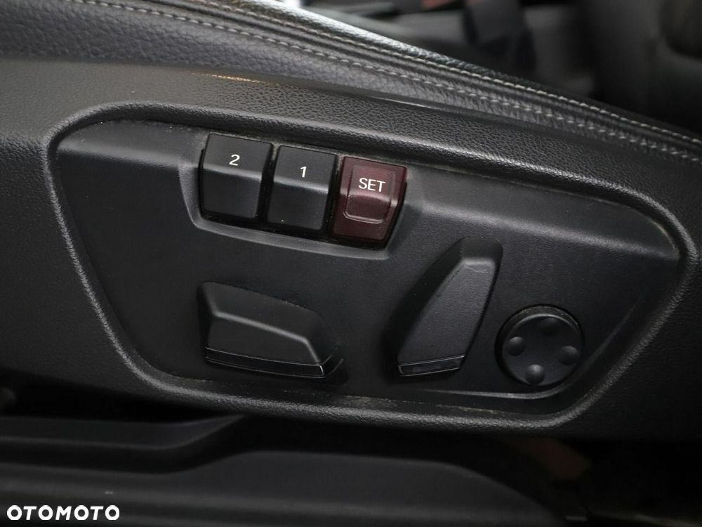 BMW X1 sDrive20d xLine - 37