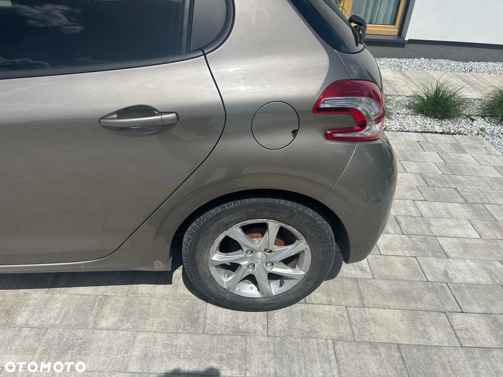 Peugeot 208 1.2 PureTech Style - 13