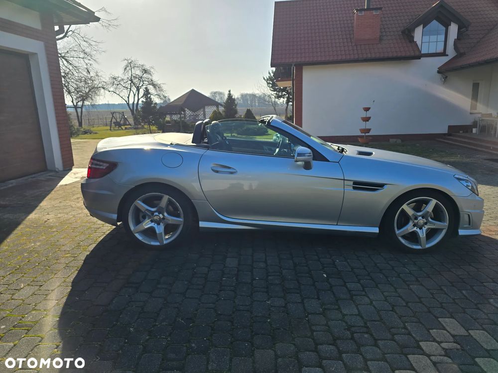 Mercedes-Benz SLK 200 (BlueEFFICIENCY) 7G-TRONIC - 22