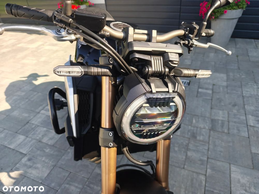 Honda CB - 23