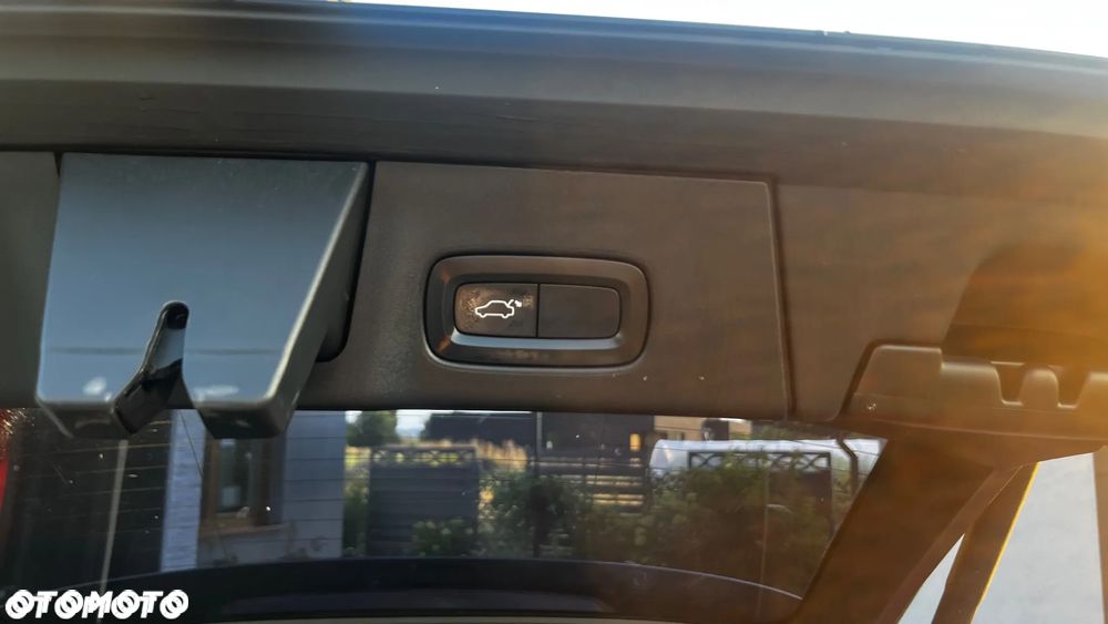 Volvo V90 D4 Momentum - 29