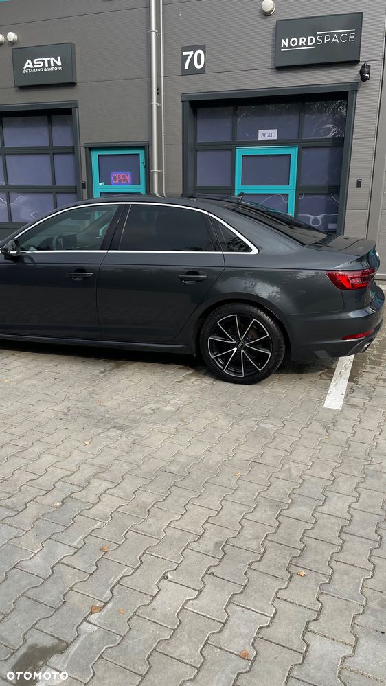 Audi A4 2.0 TFSI ultra S tronic - 16