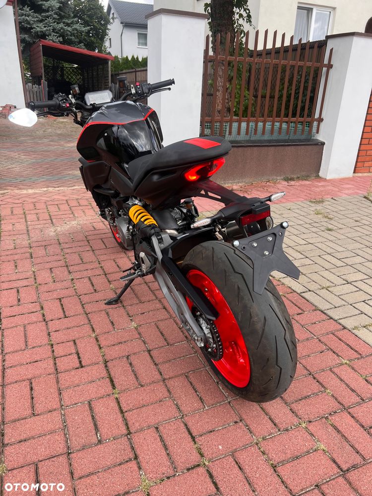Ducati Monster - 1