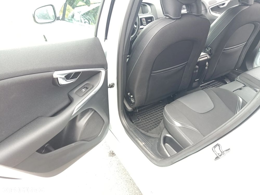 Volvo V40 D3 - 13