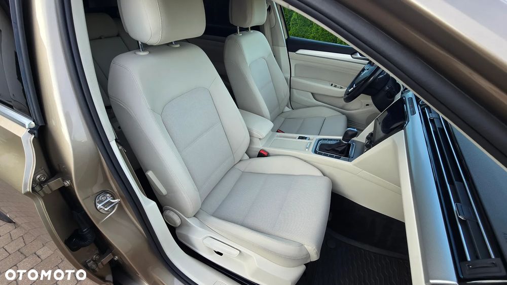 Volkswagen Passat 1.4 TSI BMT ACT Comfortline DSG - 30