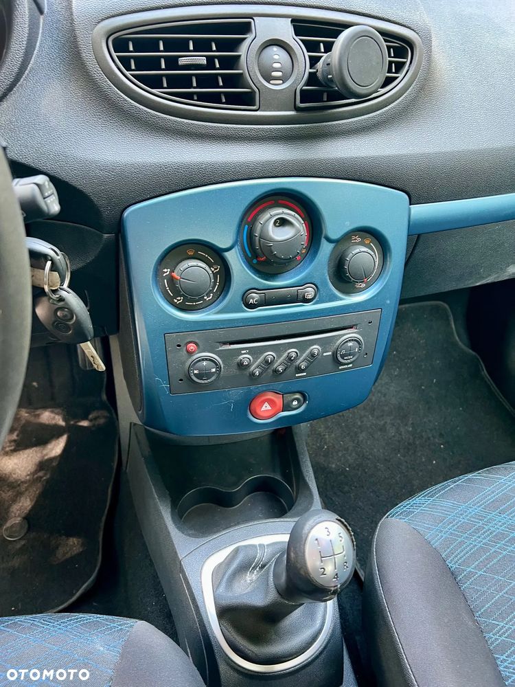 Renault Clio 1.2 16V Alize - 9