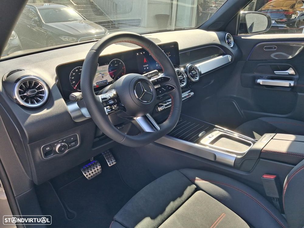 Mercedes-Benz GLB 180 d AMG Line - 11