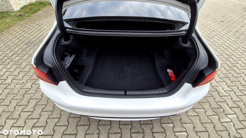 BMW Seria 5 520d Efficient Dynamics Sport Line sport - 15