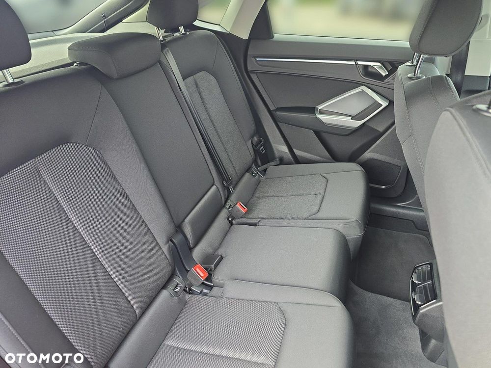 Audi Q3 Sportback - 11