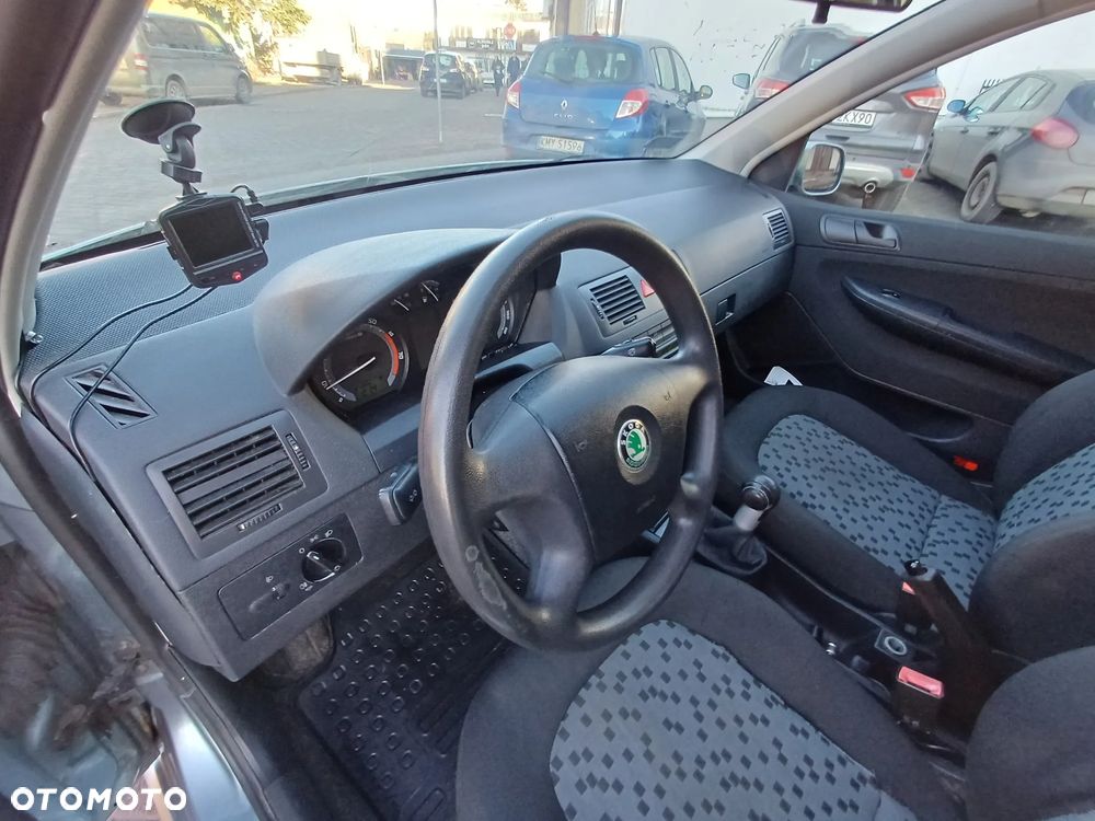 Skoda Fabia 1.2 HTP Style Edition - 9