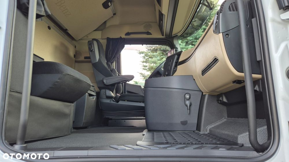Mercedes-Benz MERCEDES-BENZ///ACTROS/// BIG SPACE///2022///BDF/// NOWY///NIE UŻYWANY/// JEDYNE 12 TYŚ KM///SALONKA/// KAMERY///VIRTUAL COCPIT///FULL LED///STAN JAK NOWY. - 31