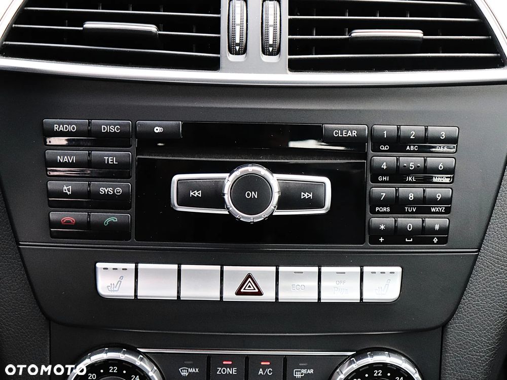 Mercedes-Benz Klasa C 200 Avantgarde Edition - 32