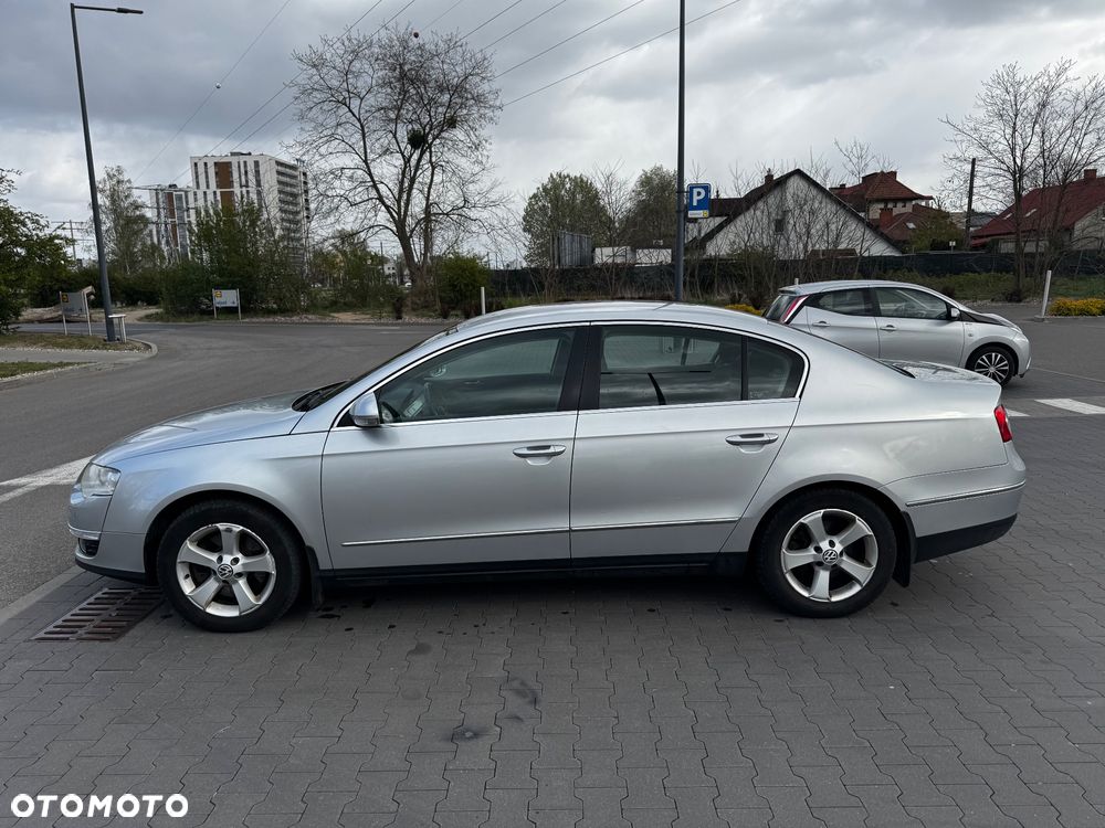Volkswagen Passat 1.8 TSI Comfortline - 3