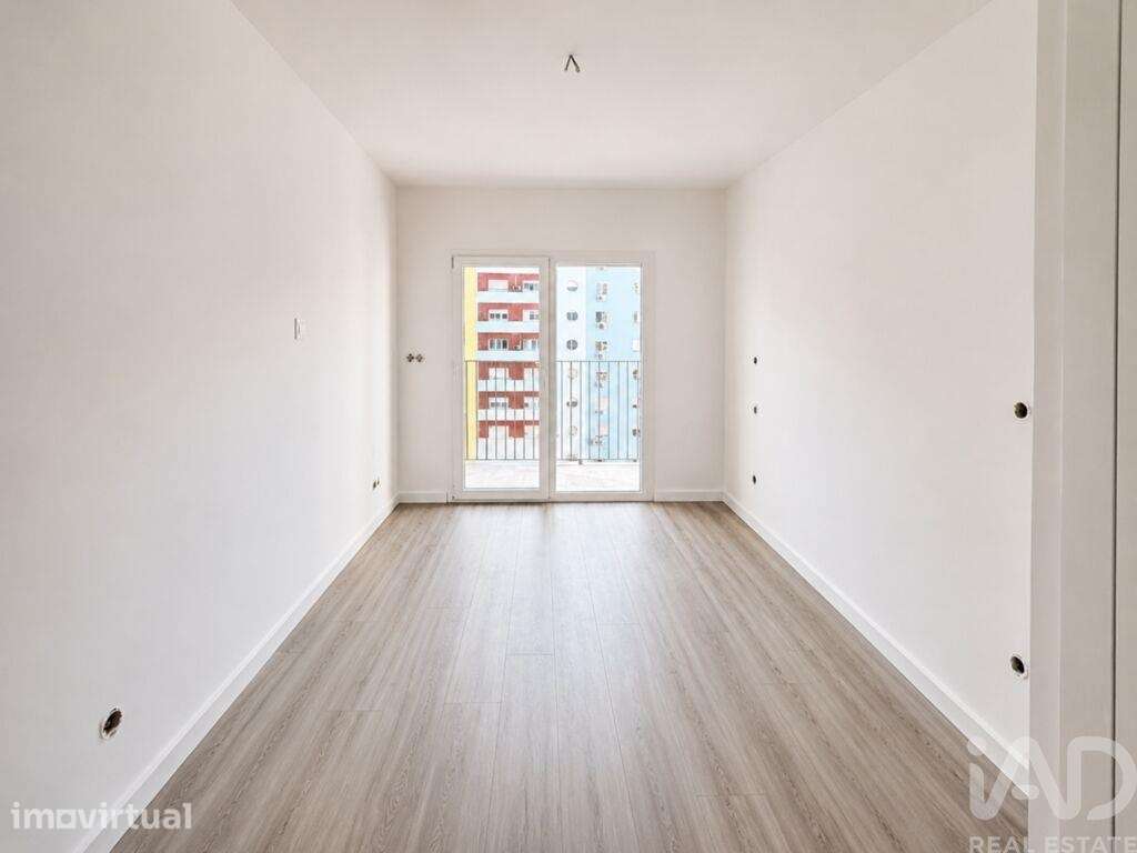 Apartamento T3 em Corroios de 83,00 m2 - Grande imagem: 5/16