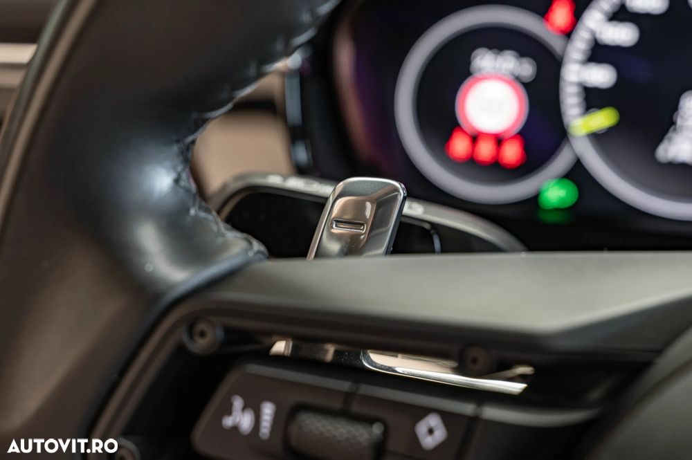 Porsche Panamera 4 E-Hybrid - 25