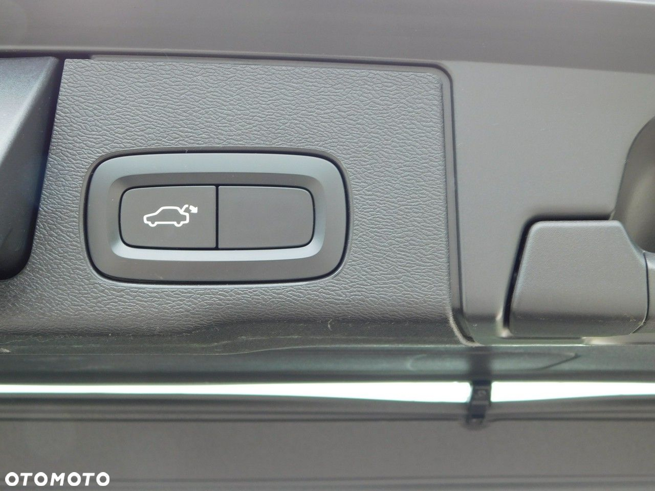 Volvo XC 60 D3 Momentum Pro - 25