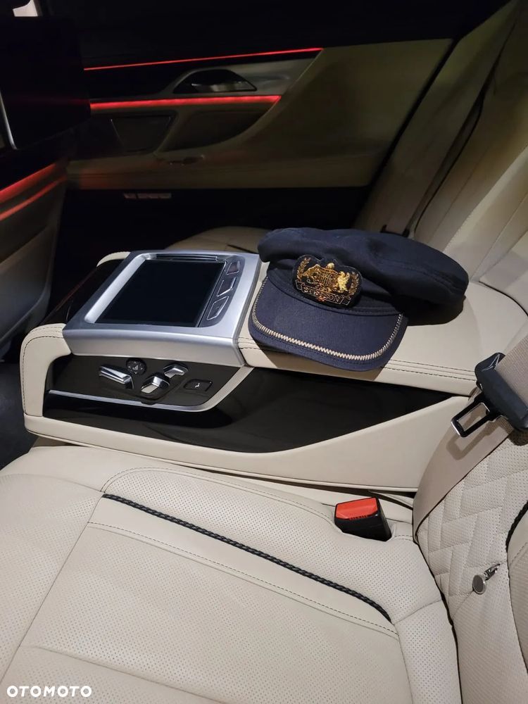 BMW Seria 7 750Li xDrive - 20