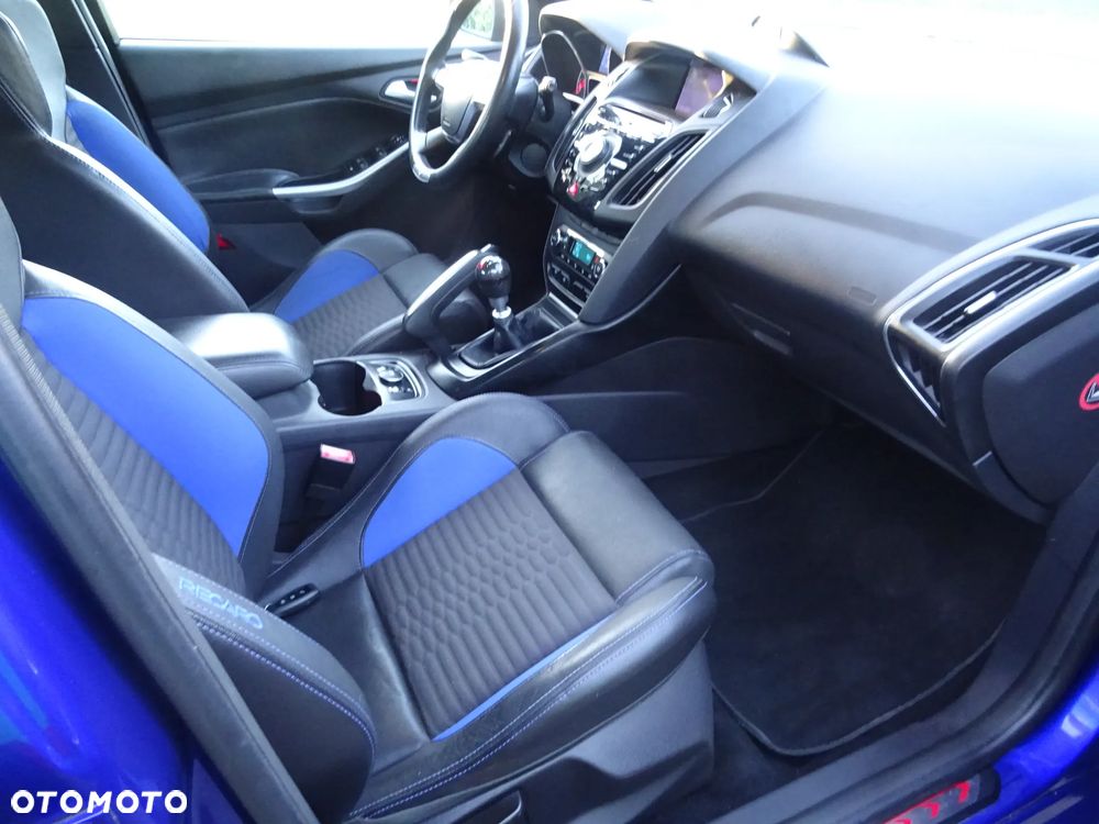 Ford Focus ST - 6