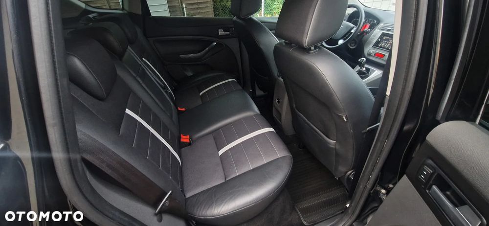 Ford Kuga 2.0 TDCi Titanium - 24