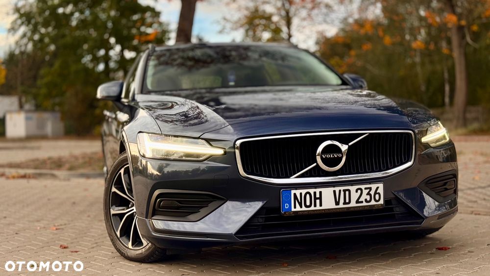 Volvo V60 B3 B DKG Momentum - 27