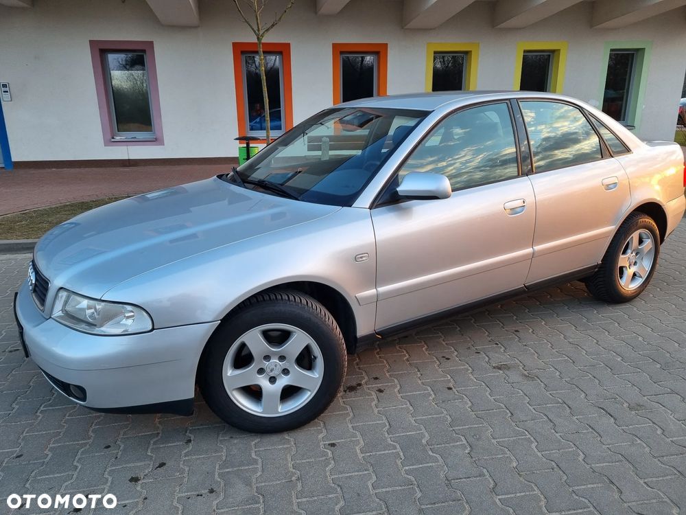 Audi A4 Limousine - 36