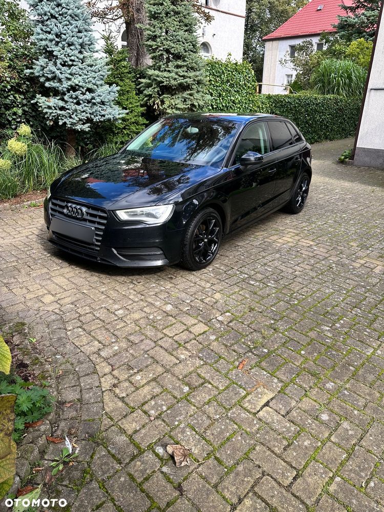 Audi A3 Sportback - 1