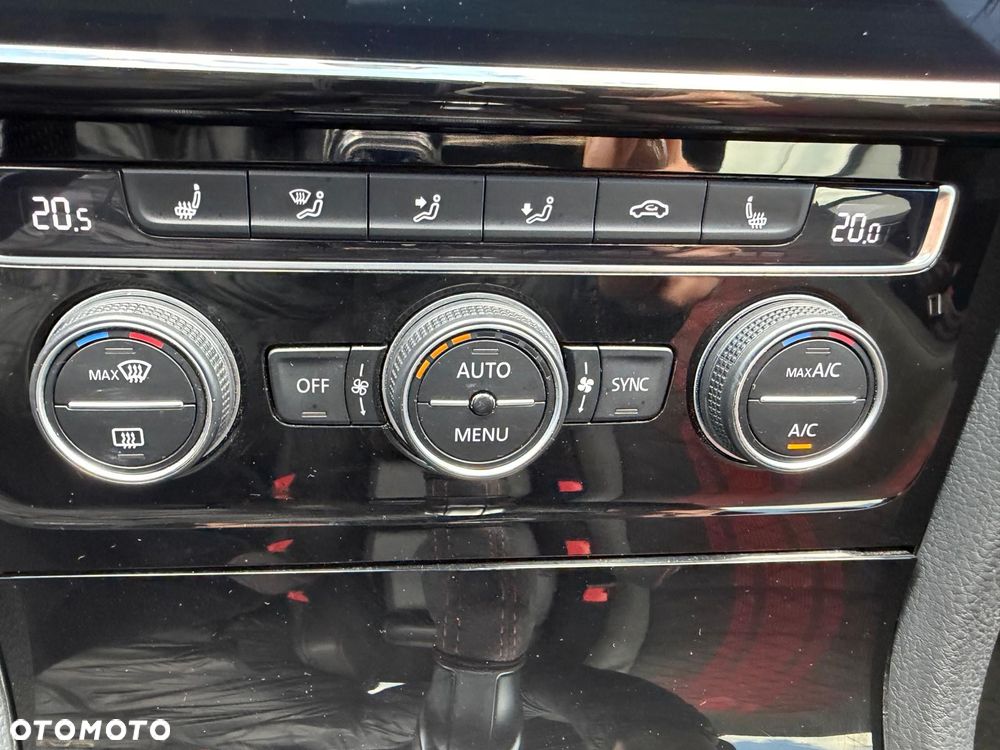 Volkswagen Golf GTI TCR 2.0 TSI OPF DSG - 19