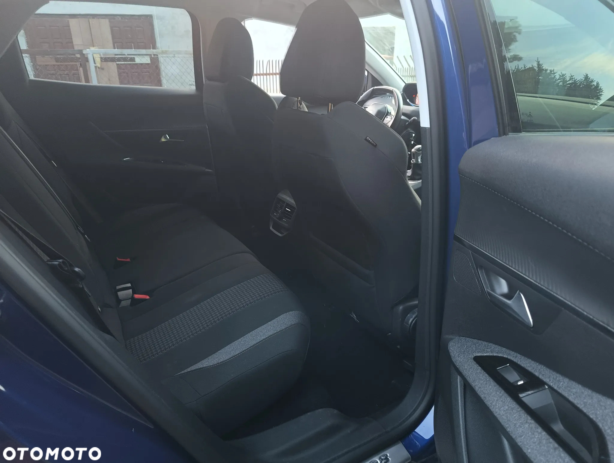 Peugeot 3008 1.5 BlueHDi Allure S&S - 10