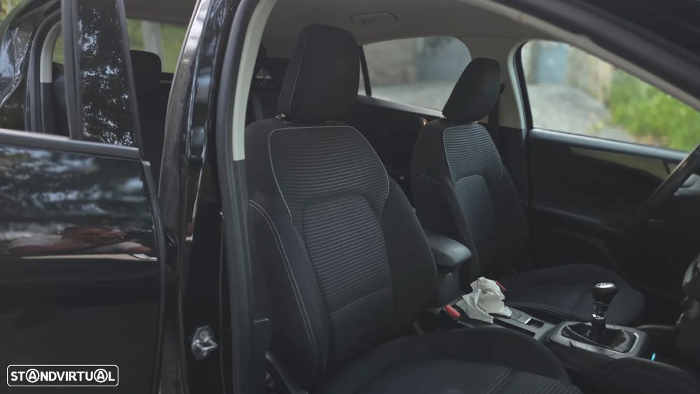 Ford Focus 1.0 EcoBoost S&S ST-LINE X - 18