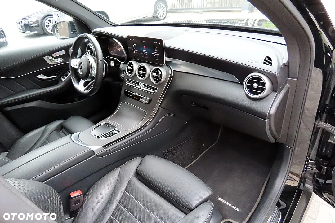 Mercedes-Benz GLC 300 d 4Matic 9G-TRONIC AMG Line - 41