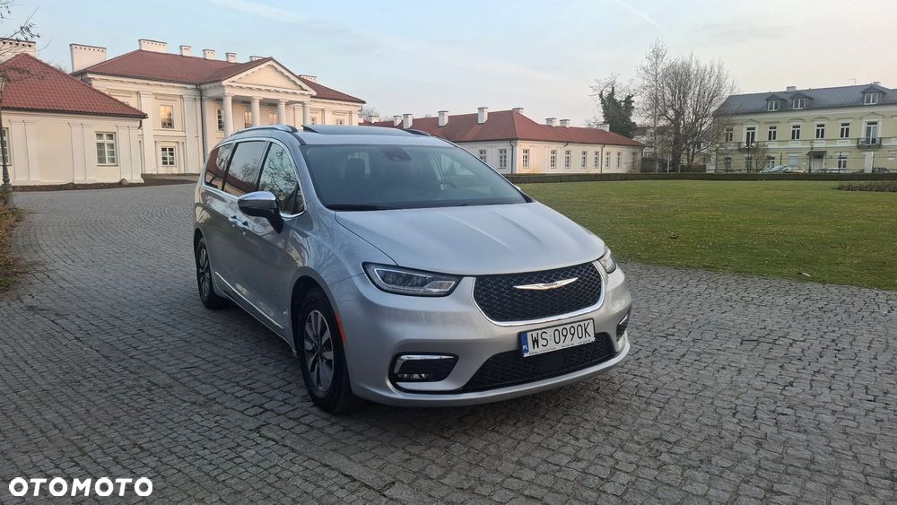 Chrysler Pacifica - 4