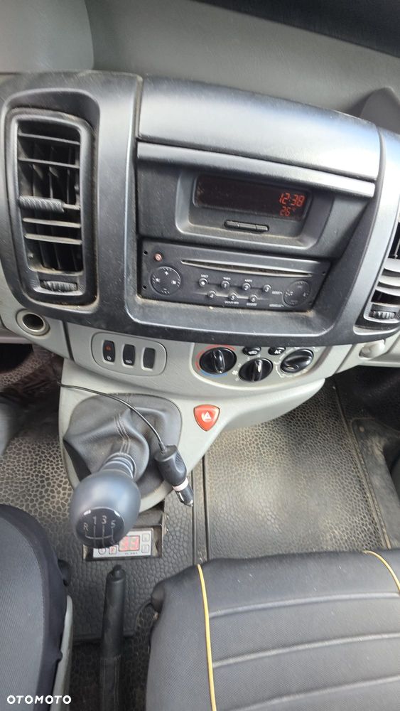 Renault Trafic - 10