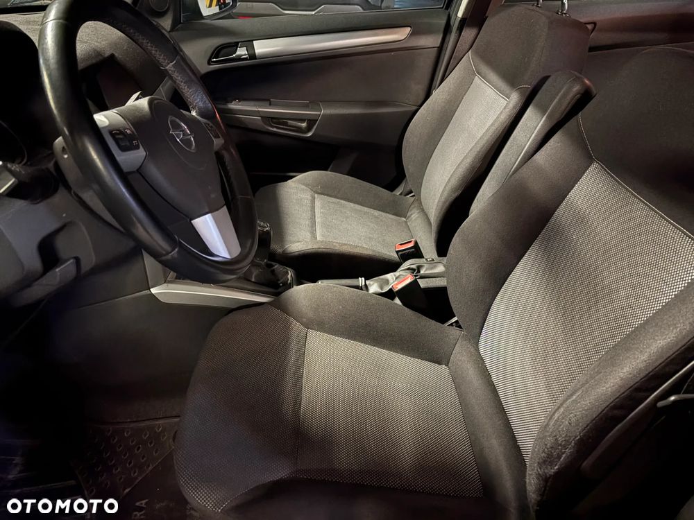 Opel Astra 2009 photo 5