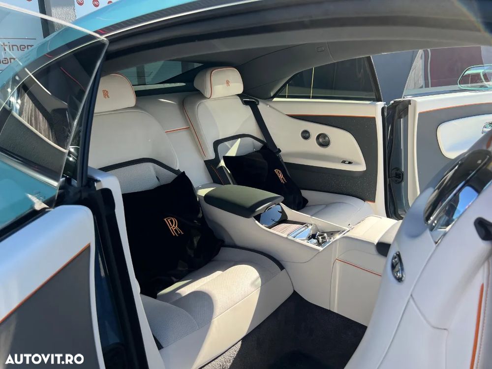 Rolls-Royce Spectre - 32