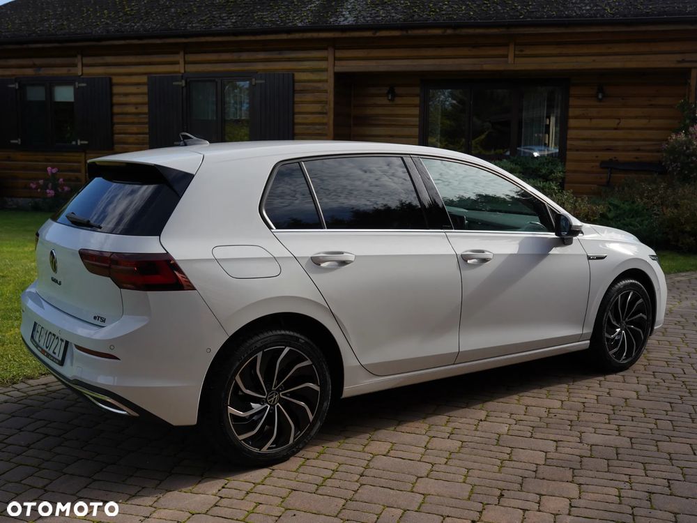 Volkswagen Golf 1.5 eTSI Style DSG - 6